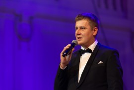 Všechny účastníky slavnostního večera svým proslovem přivítal ministr zahraničních věcí ČR Tomáš Petříček