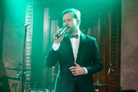 Zpěvák Martin Chodúr roztančil kromě Smetanovy síni, také Grégrův sál